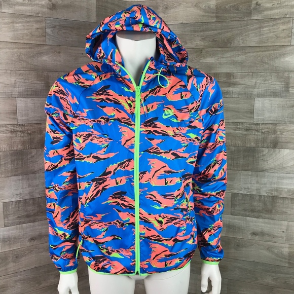 nike camo lightweight jacket